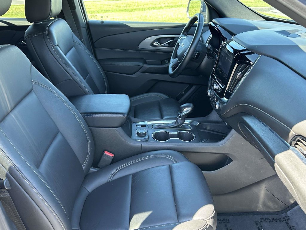 Used 2023 Chevrolet Traverse LT AWD/4WD image 10