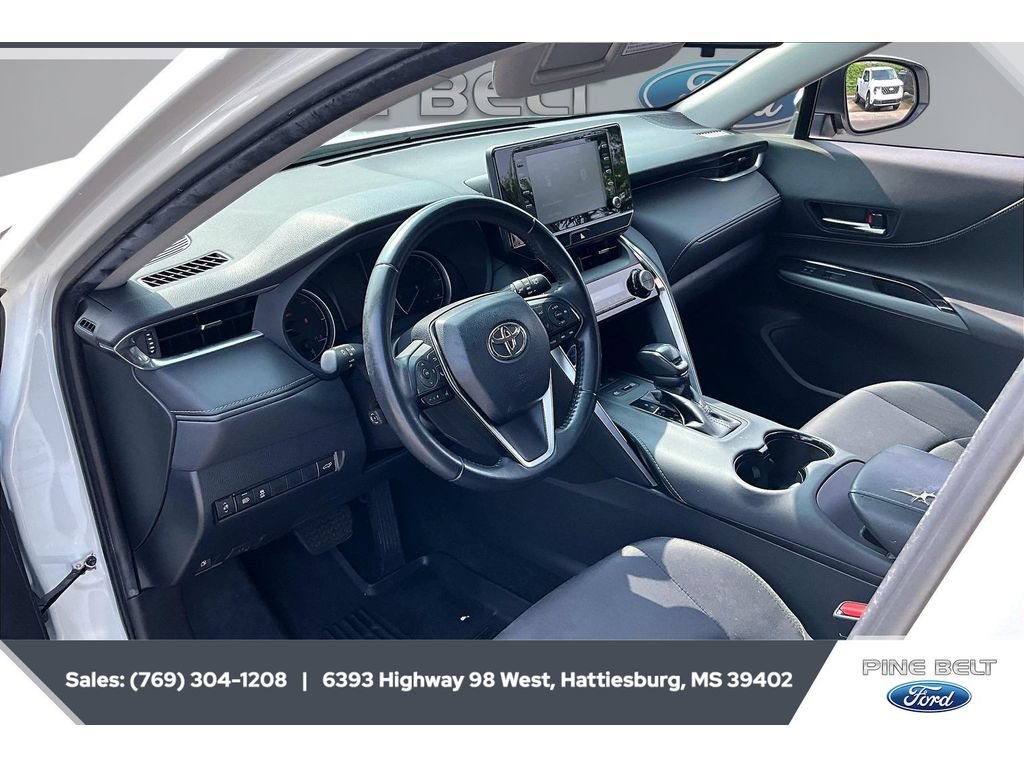 Used 2021 Toyota Venza LE AWD/4WD image 12