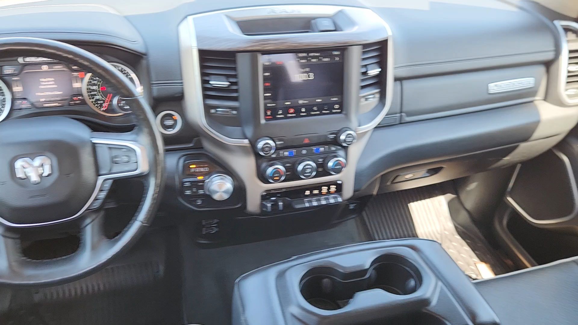 Used 2020 RAM 1500 Laramie AWD/4WD image 35