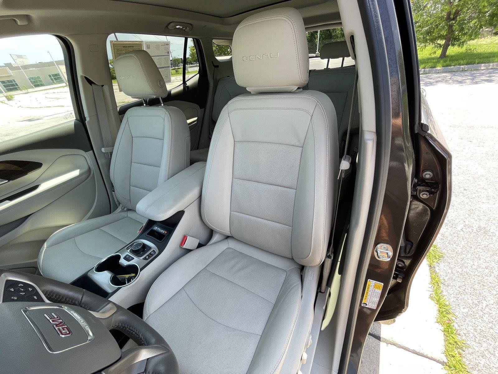 Used 2019 GMC Terrain Denali w/ Advanced Safety Package AWD/4WD image 18