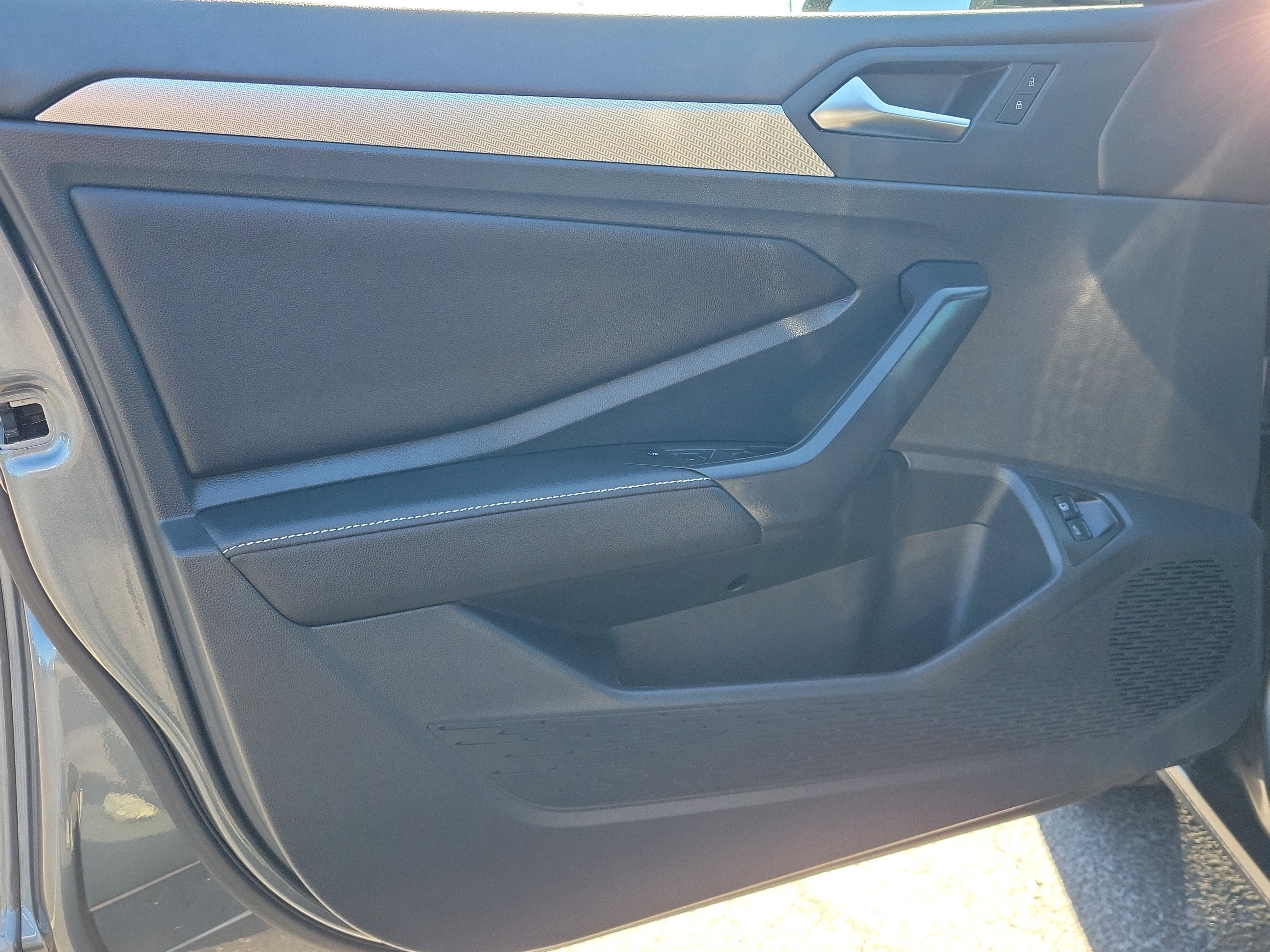 Used 2023 Volkswagen Jetta Sport image 19