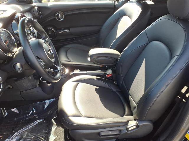 Used 2018 MINI Cooper Convertible image 16