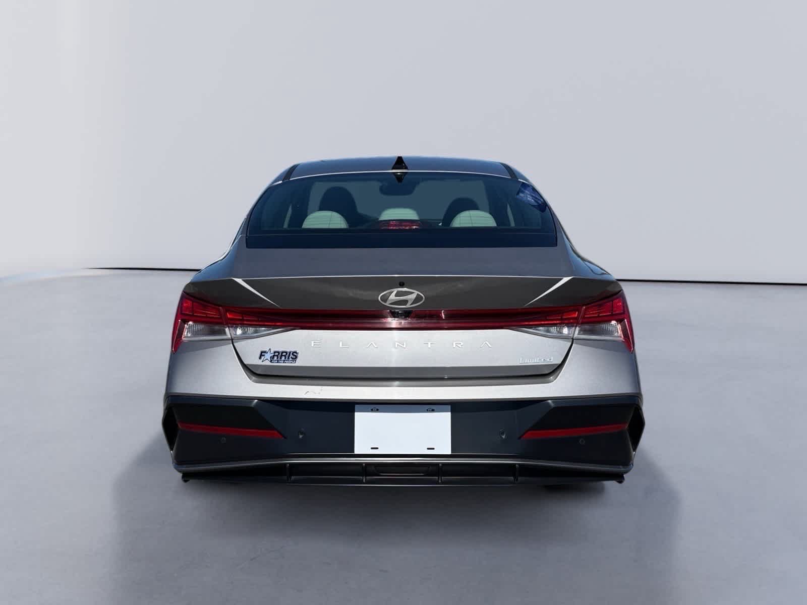 Used 2024 Hyundai Elantra Limited FWD image 4