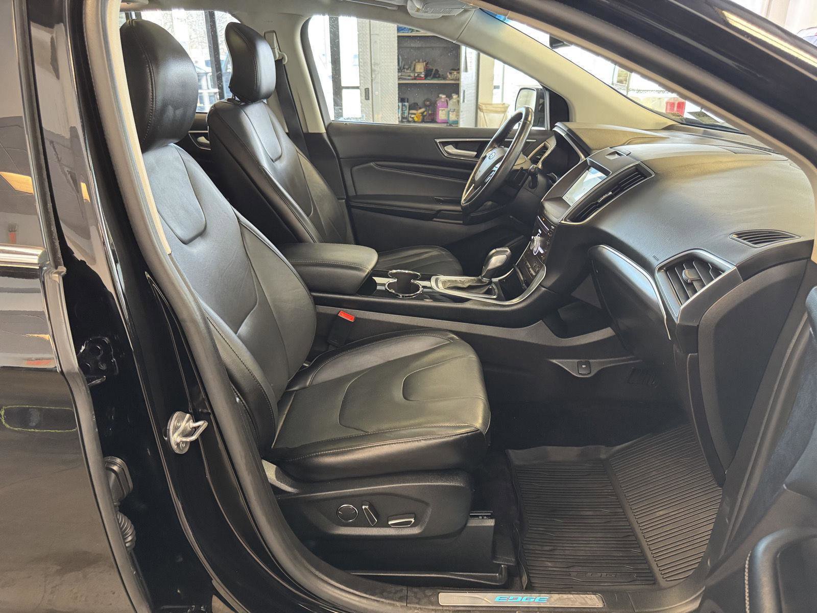 Certified 2017 Ford Edge Titanium w/ Equipment Group 301A image 25