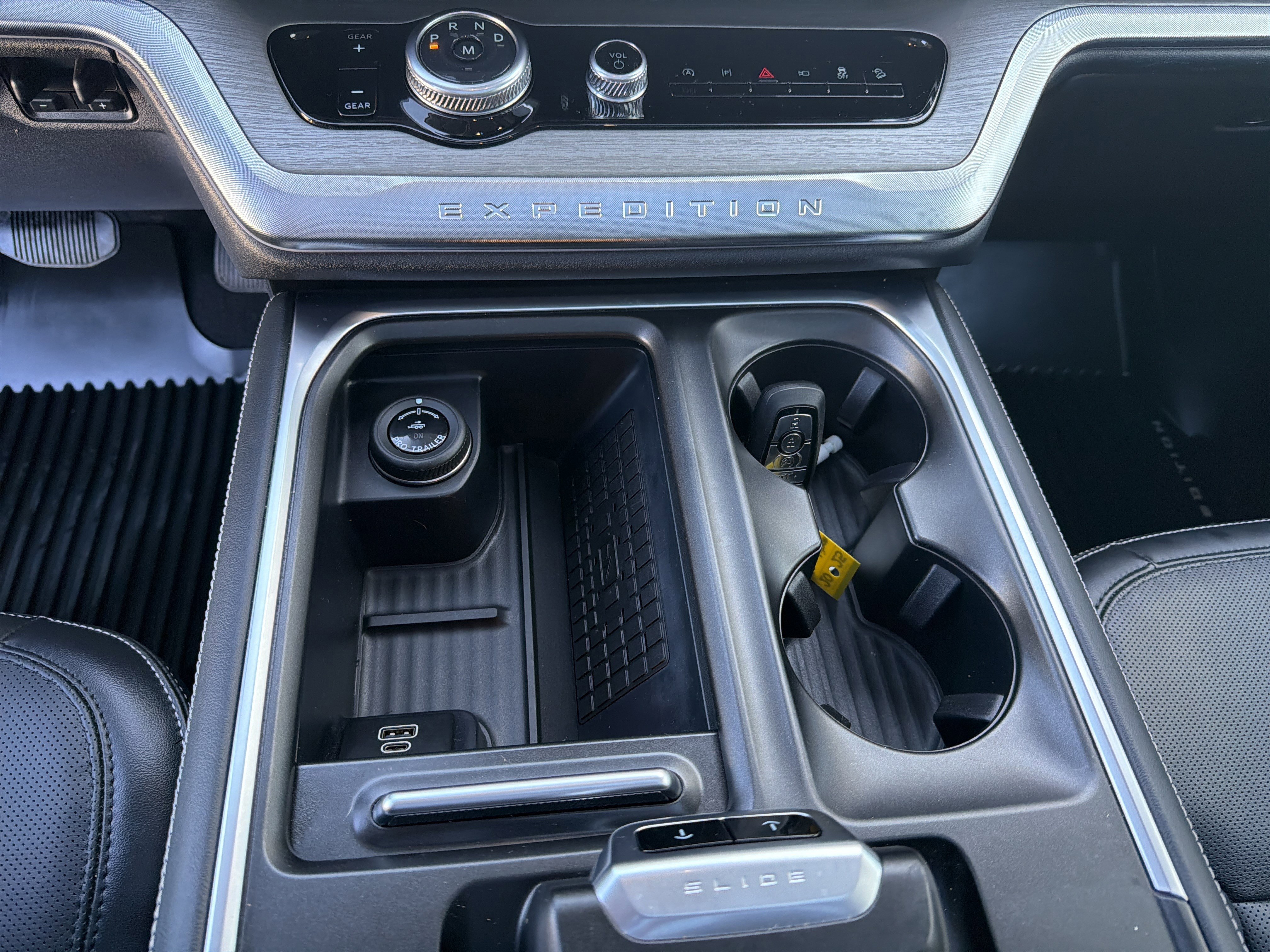 Certified 2025 Ford Expedition Platinum image 56