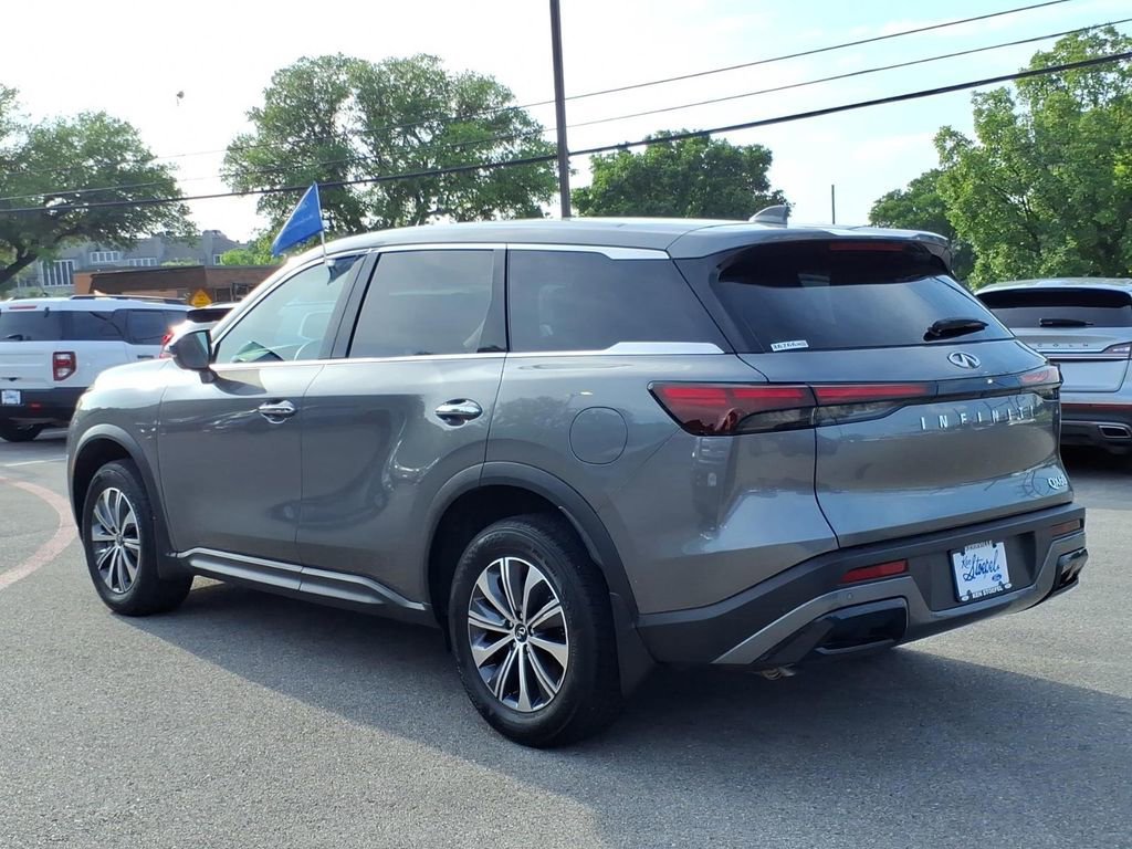Used 2025 INFINITI QX60 Pure FWD image 2