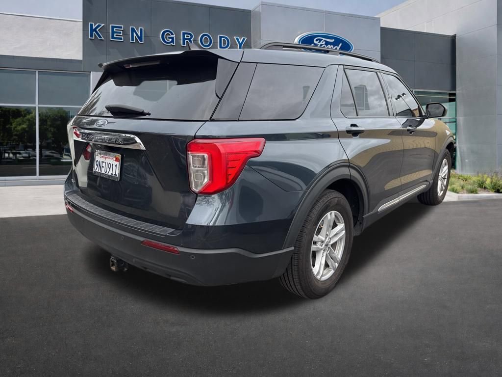 Certified 2024 Ford Explorer XLT image 3