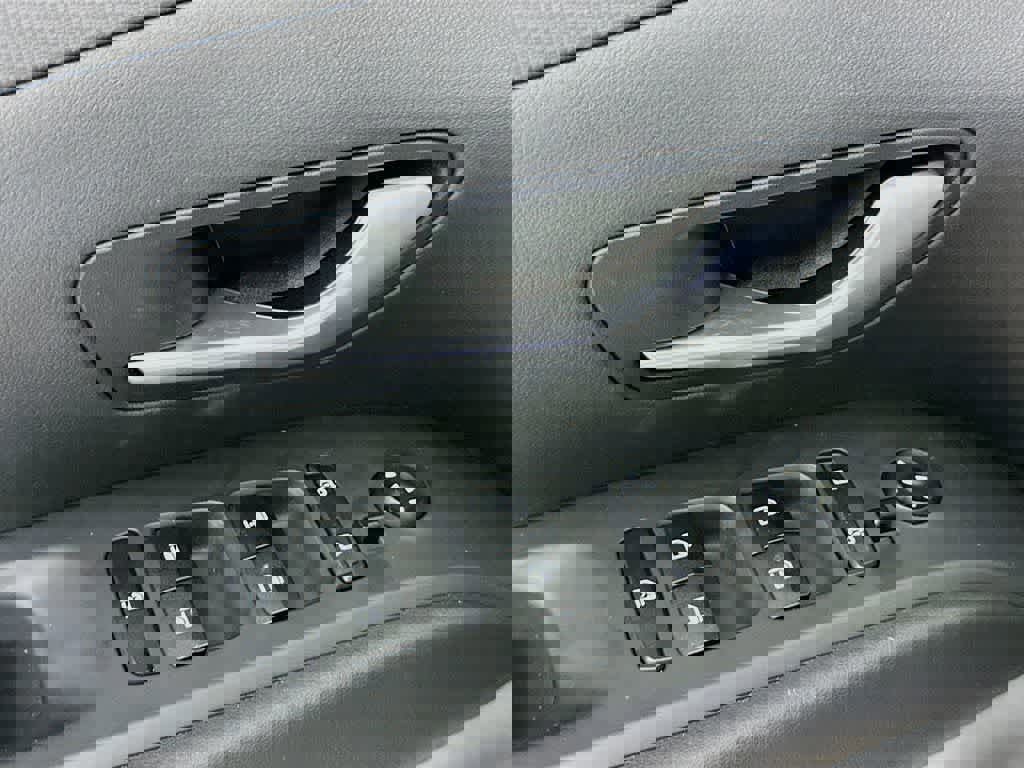 Used 2023 Hyundai Tucson SE image 28