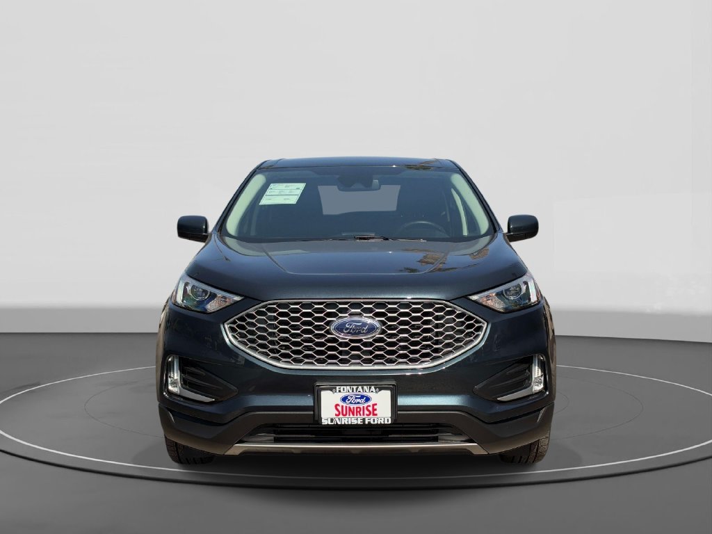 Certified 2024 Ford Edge SEL w/ Convenience Package AWD/4WD image 3
