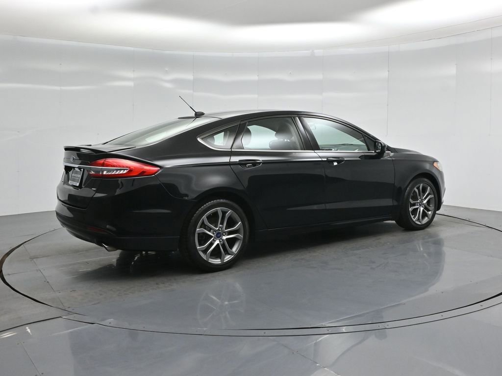 Certified 2017 Ford Fusion SE w/ Equipment Group 201A FWD image 24