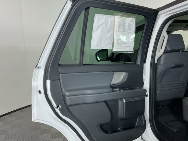 Certified 2025 Ford Expedition Active AWD/4WD image 28