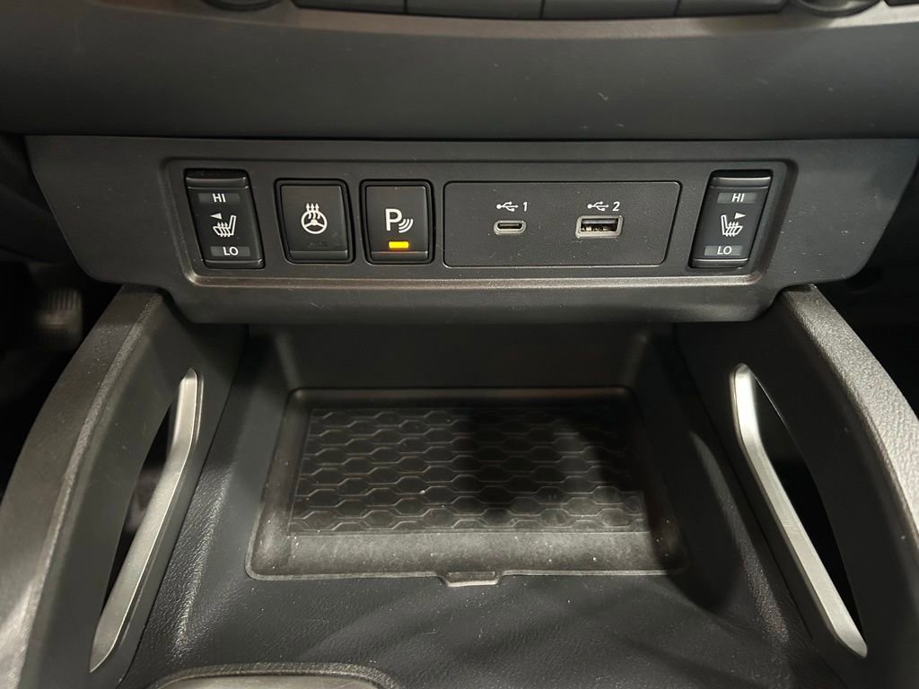Used 2022 Nissan Frontier SV AWD/4WD image 23
