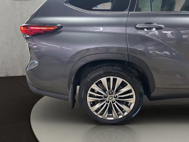 Used 2021 Toyota Highlander Platinum AWD/4WD image 35