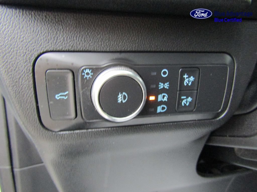 Certified 2020 Ford Escape Titanium AWD/4WD image 32