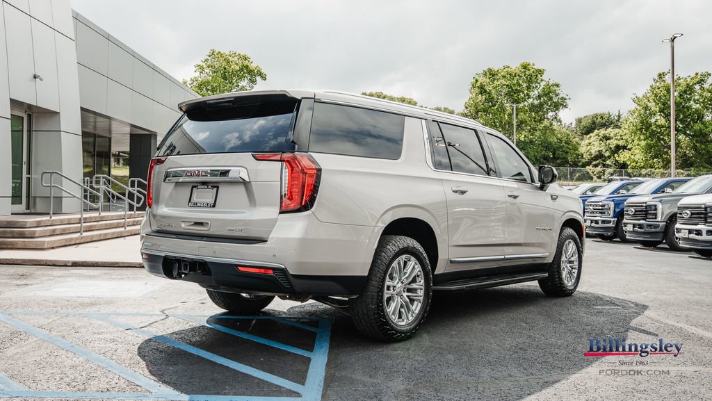 Used 2023 GMC Yukon XL SLT AWD/4WD image 4