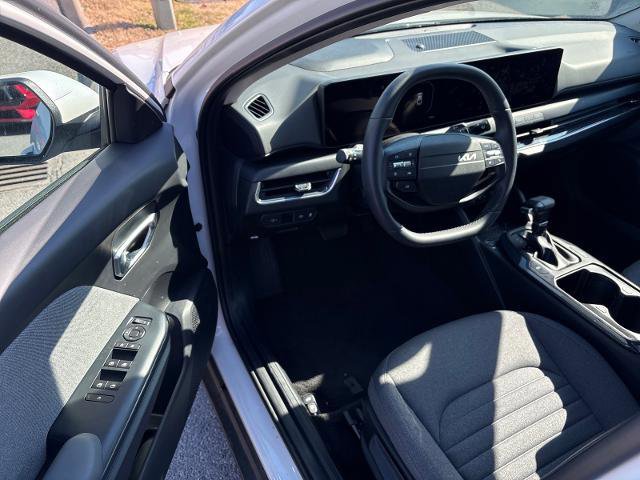 Used 2025 Kia K4 EX image 7
