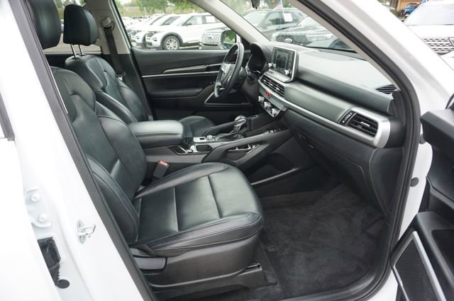 Used 2020 Kia Telluride S w/ S 8 Passenger Seating Package FWD image 3