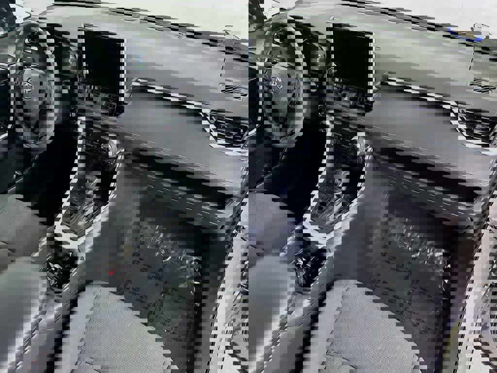 Used 2024 Toyota RAV4 XLE image 31