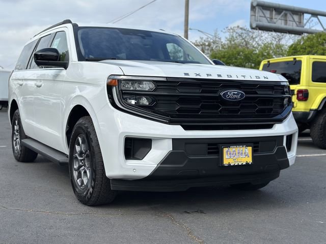 Certified 2025 Ford Expedition Active AWD/4WD image 8