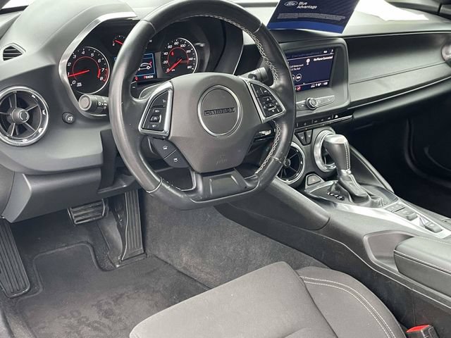 Used 2023 Chevrolet Camaro LT RWD image 4