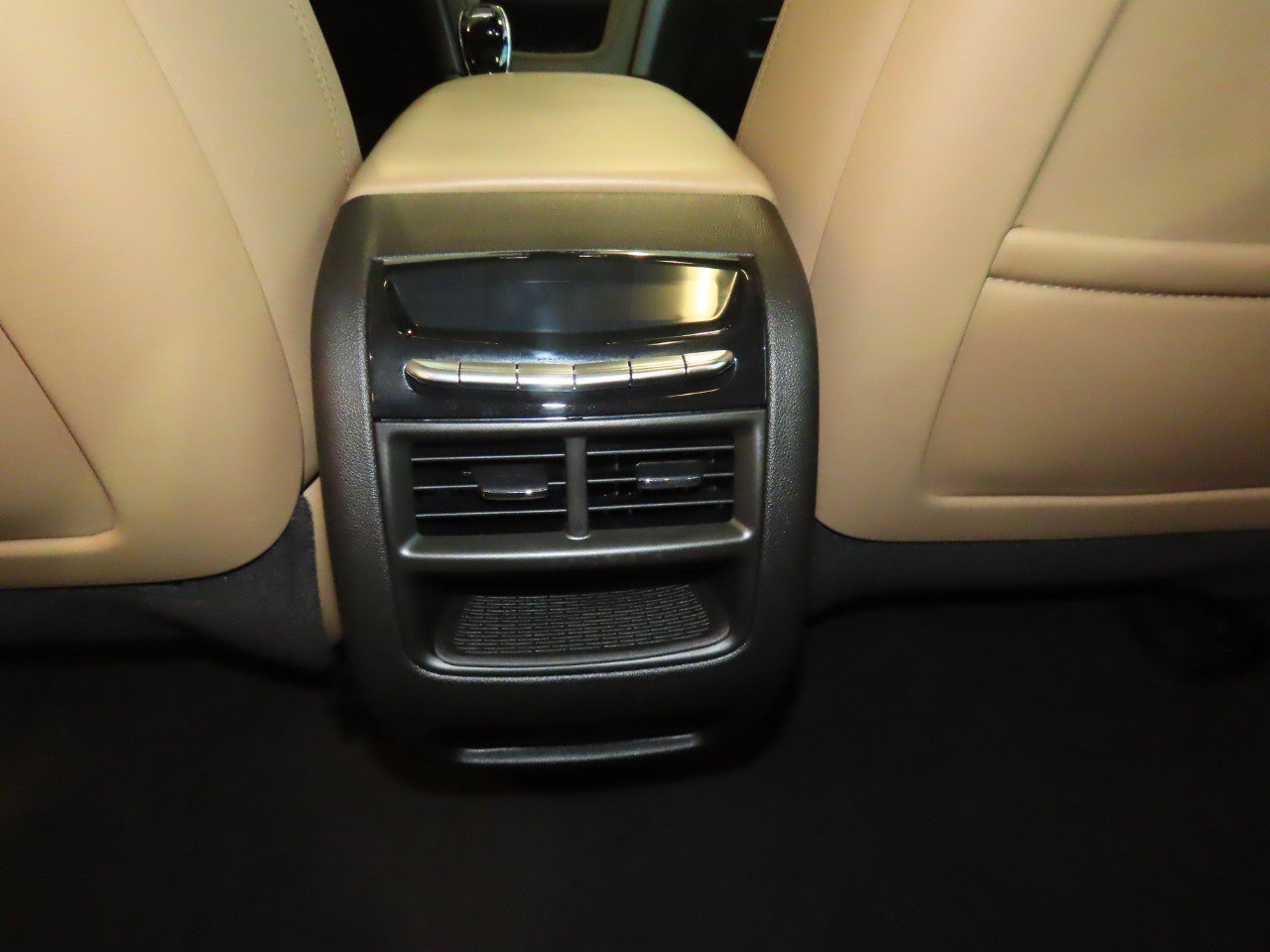 Used 2024 Cadillac XT5 Premium Luxury w/ Platinum Package image 17