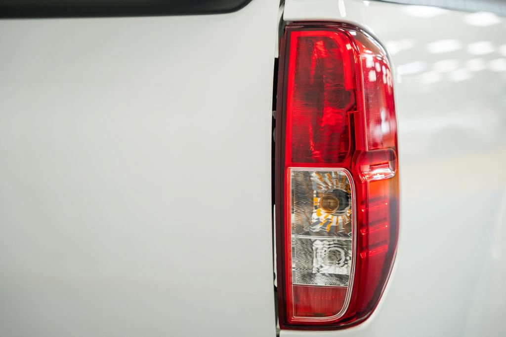 Used 2021 Nissan Frontier SV RWD image 7