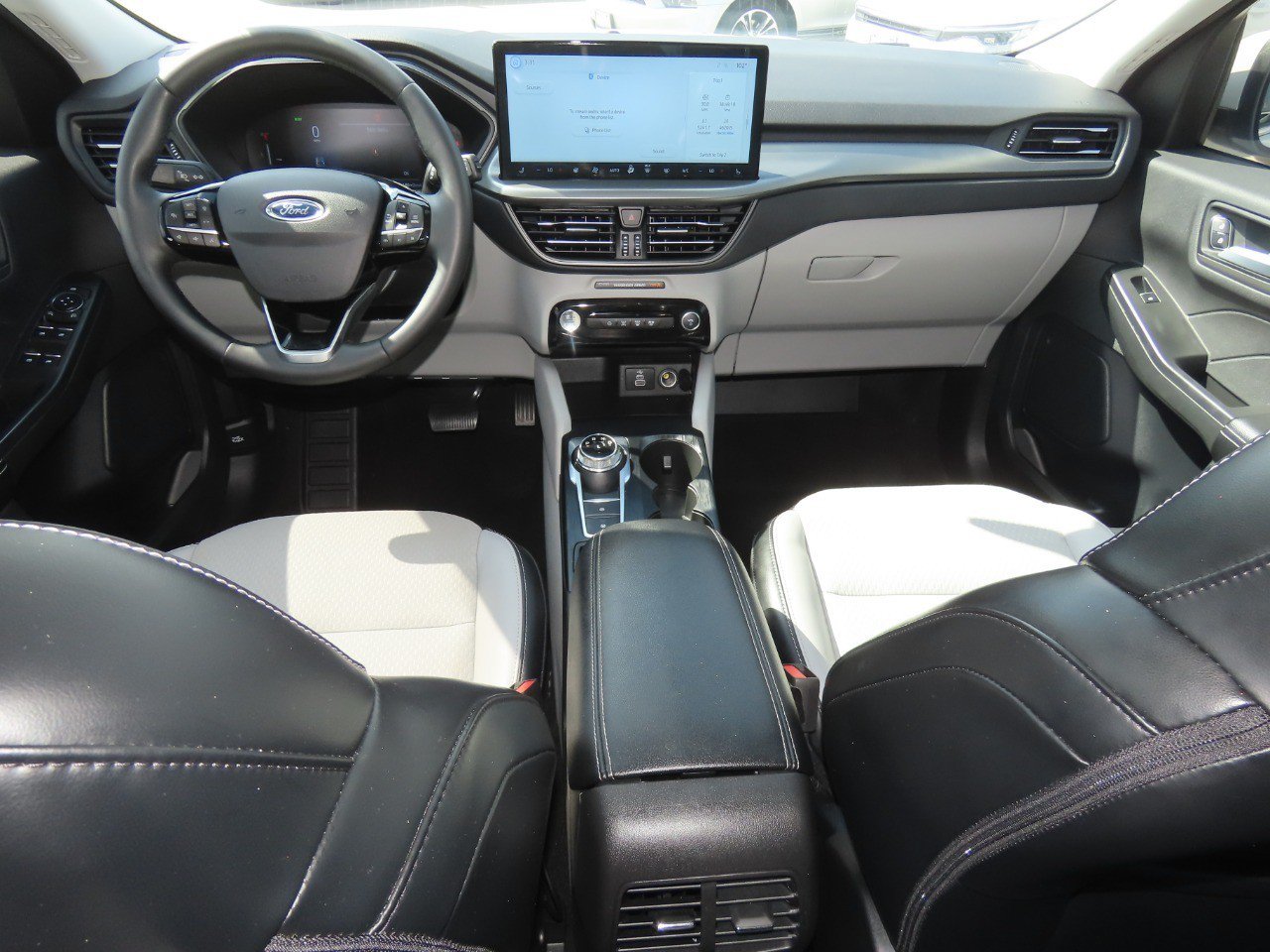 Certified 2025 Ford Escape SE FWD image 24