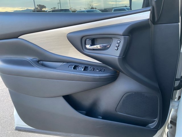 Used 2018 Nissan Murano SL w/ Midnight Edition Package FWD image 13