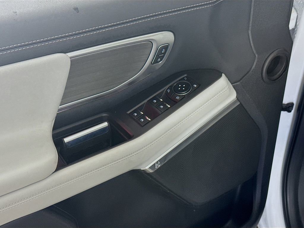 Certified 2025 Ford Expedition Max Platinum AWD/4WD image 18