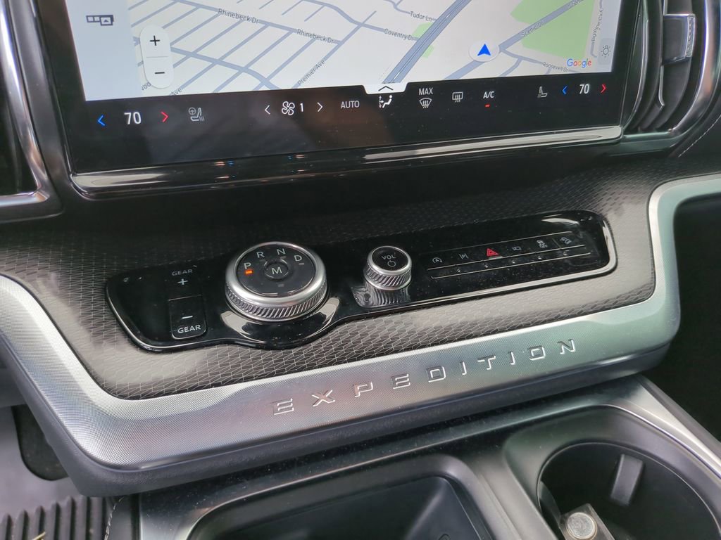 Certified 2025 Ford Expedition Platinum w/ Stealth Performance Package AWD/4WD image 29