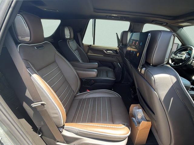 Used 2025 GMC Yukon Denali Ultimate AWD/4WD image 14