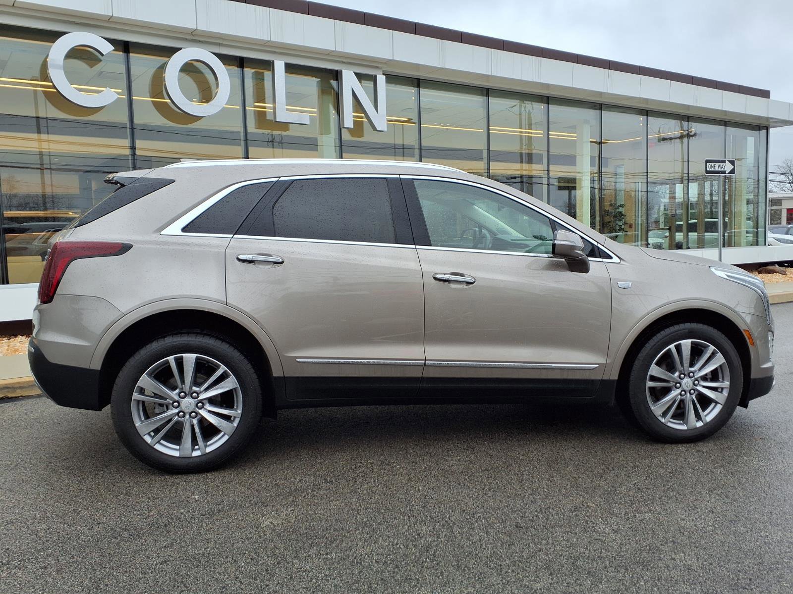 Used 2023 Cadillac XT5 Premium Luxury image 6