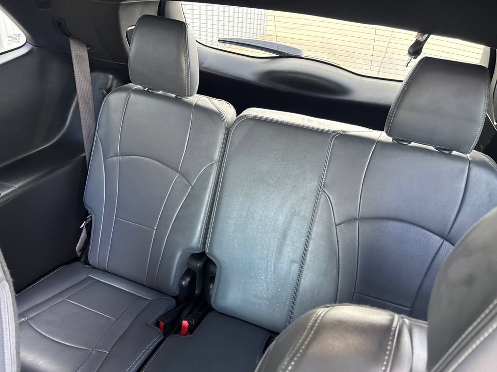 Used 2024 Buick Enclave Premium AWD/4WD image 28