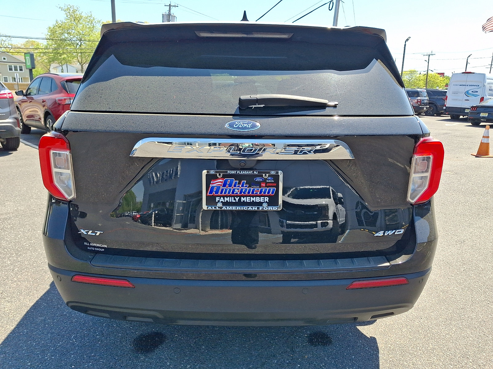 Certified 2024 Ford Explorer XLT AWD/4WD image 9