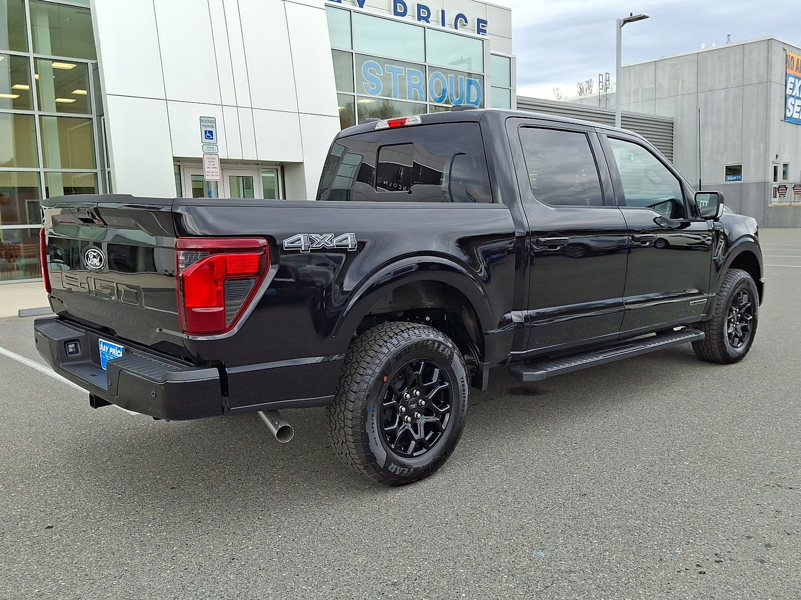 Certified 2025 Ford F150 XLT w/ Equipment Group 302A MID image 4