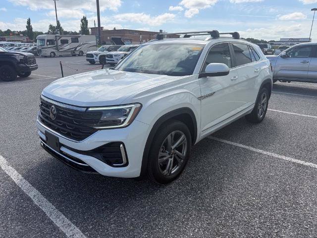 Used 2024 Volkswagen Atlas Cross Sport SEL R-Line AWD/4WD image 4