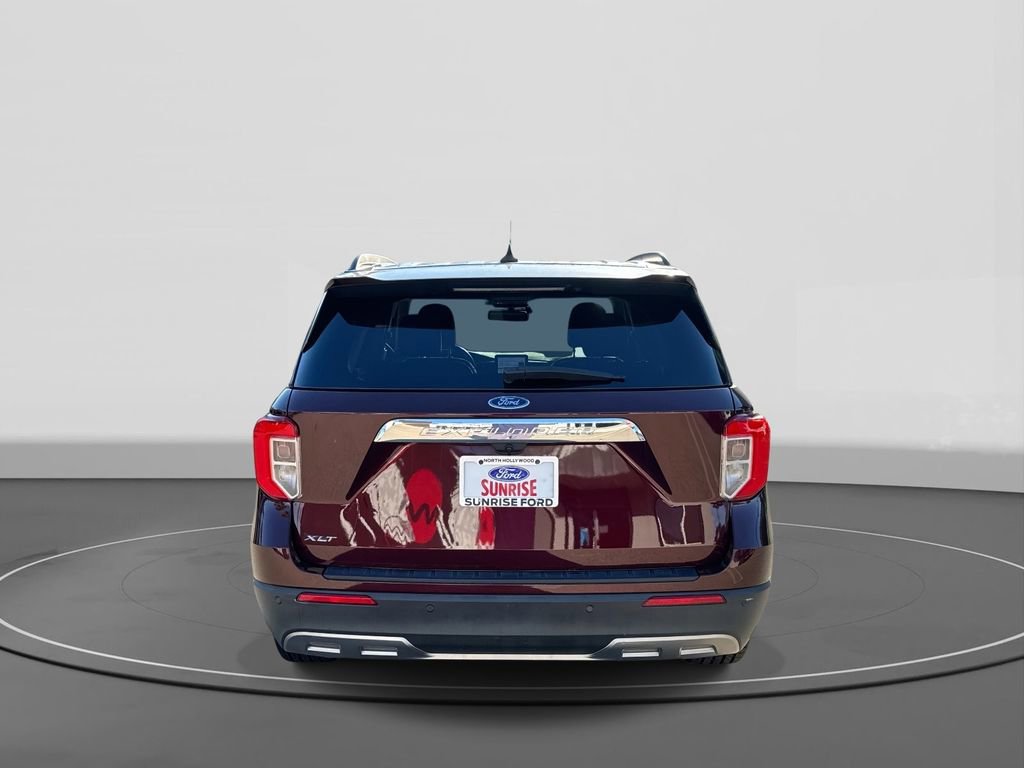 Certified 2022 Ford Explorer XLT w/ Equipment Group 202A image 3