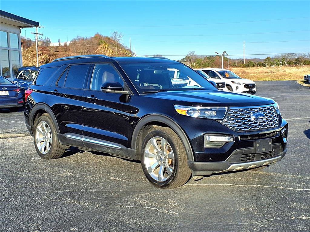 Certified 2020 Ford Explorer Platinum w/ Premium Technology Package image 2