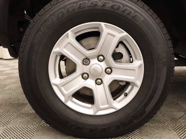 Used 2020 Jeep Wrangler Sport AWD/4WD image 13