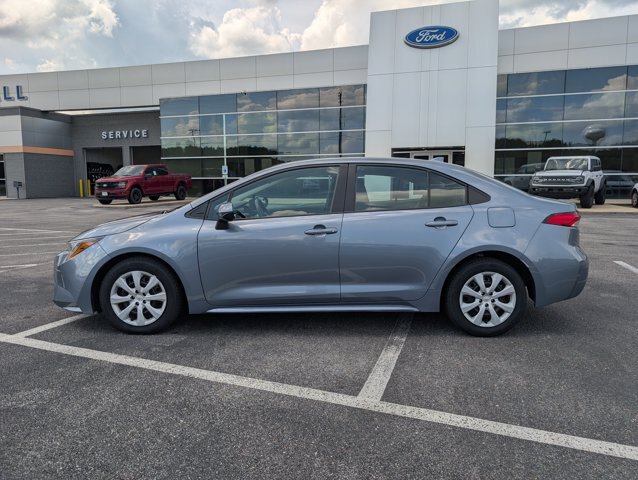 Used 2024 Toyota Corolla LE FWD image 2