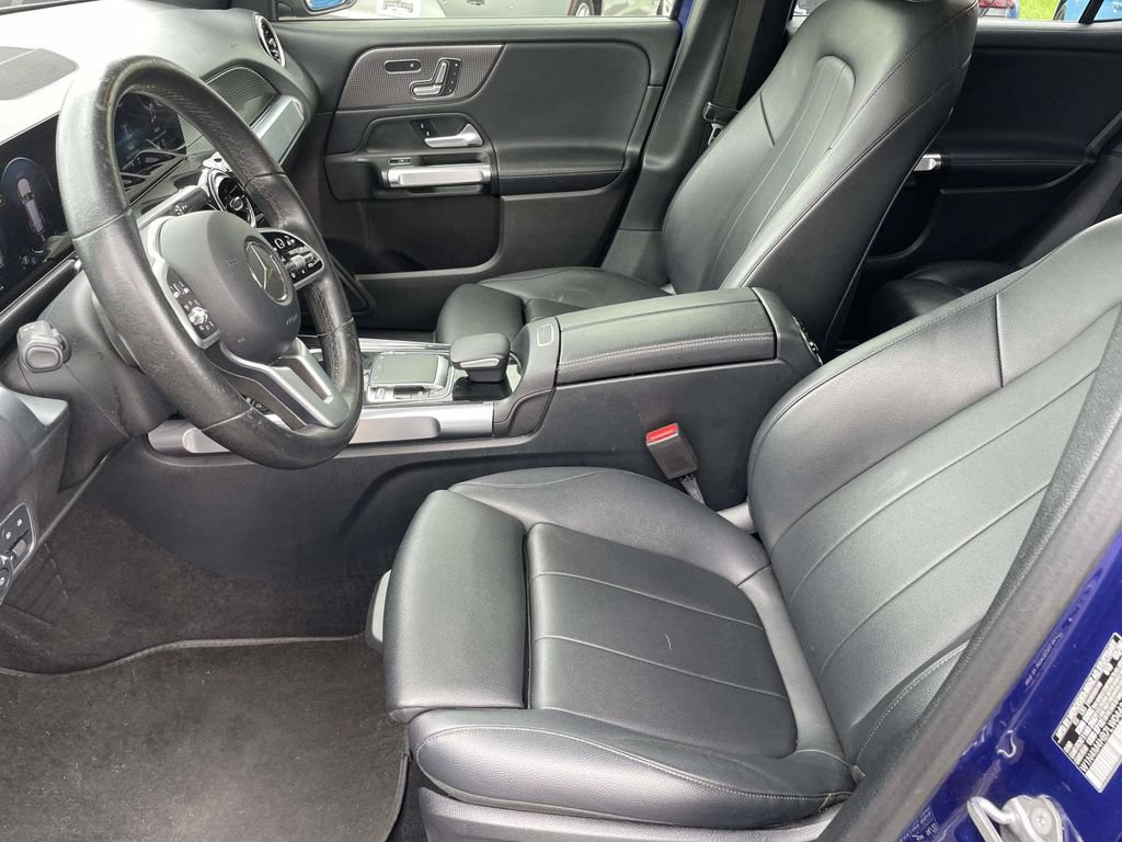 Used 2020 Mercedes-Benz GLB 250 4MATIC w/ Premium Package image 13