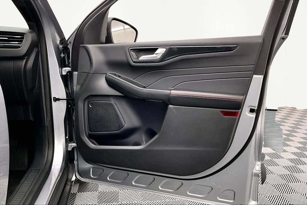 Certified 2023 Ford Escape ST-Line Elite image 24