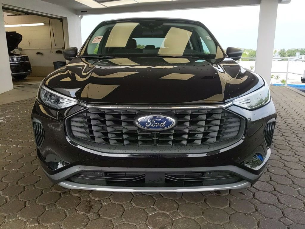 Certified 2024 Ford Escape Active AWD/4WD image 2