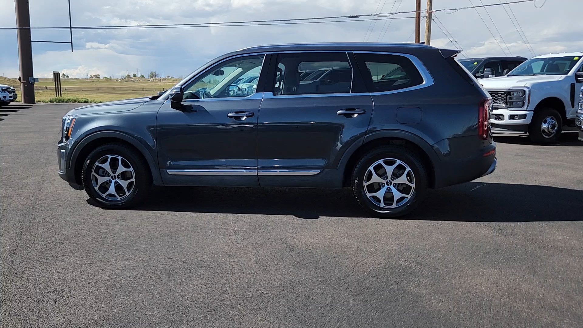 Used 2022 Kia Telluride EX AWD/4WD image 2