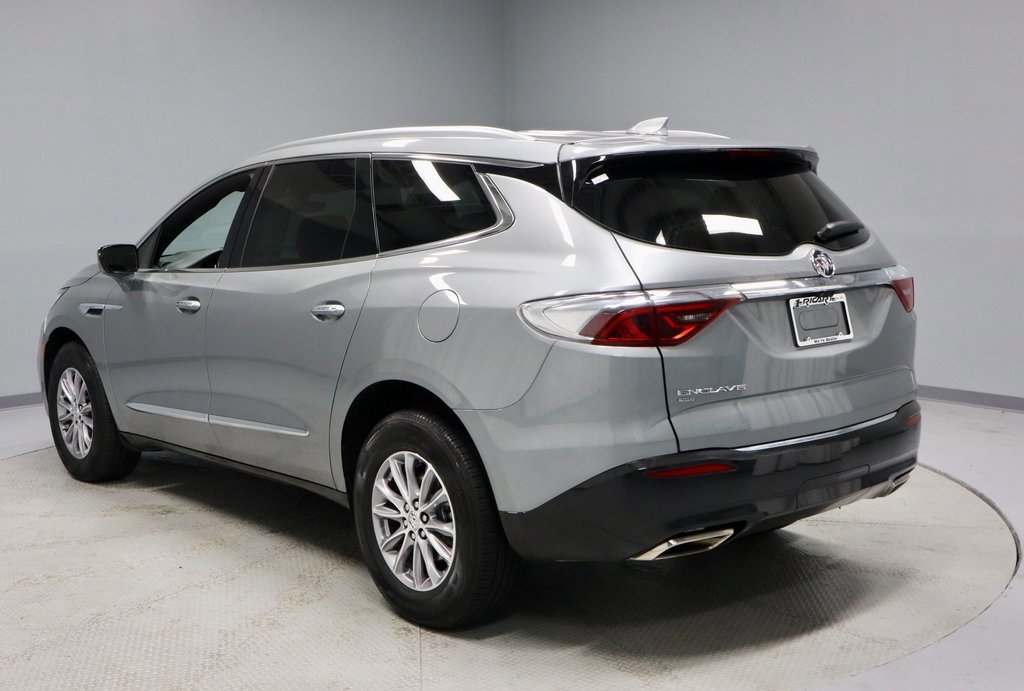 Used 2024 Buick Enclave Premium image 3