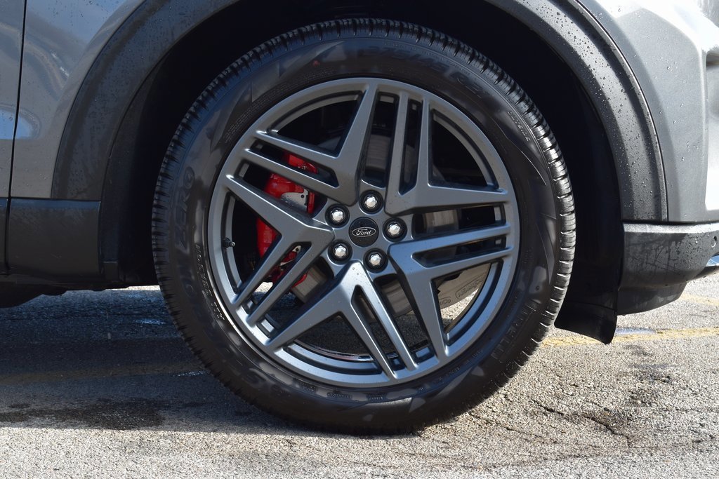 Certified 2025 Ford Explorer ST-Line w/ Premium Package image 7