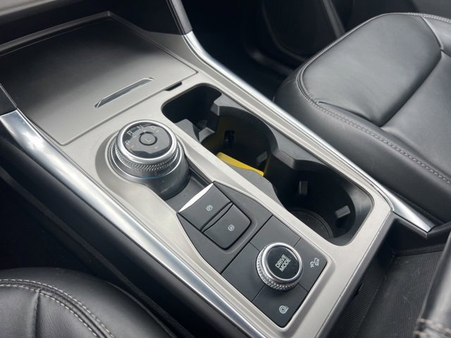 Certified 2022 Ford Explorer XLT w/ Equipment Group 202A image 16