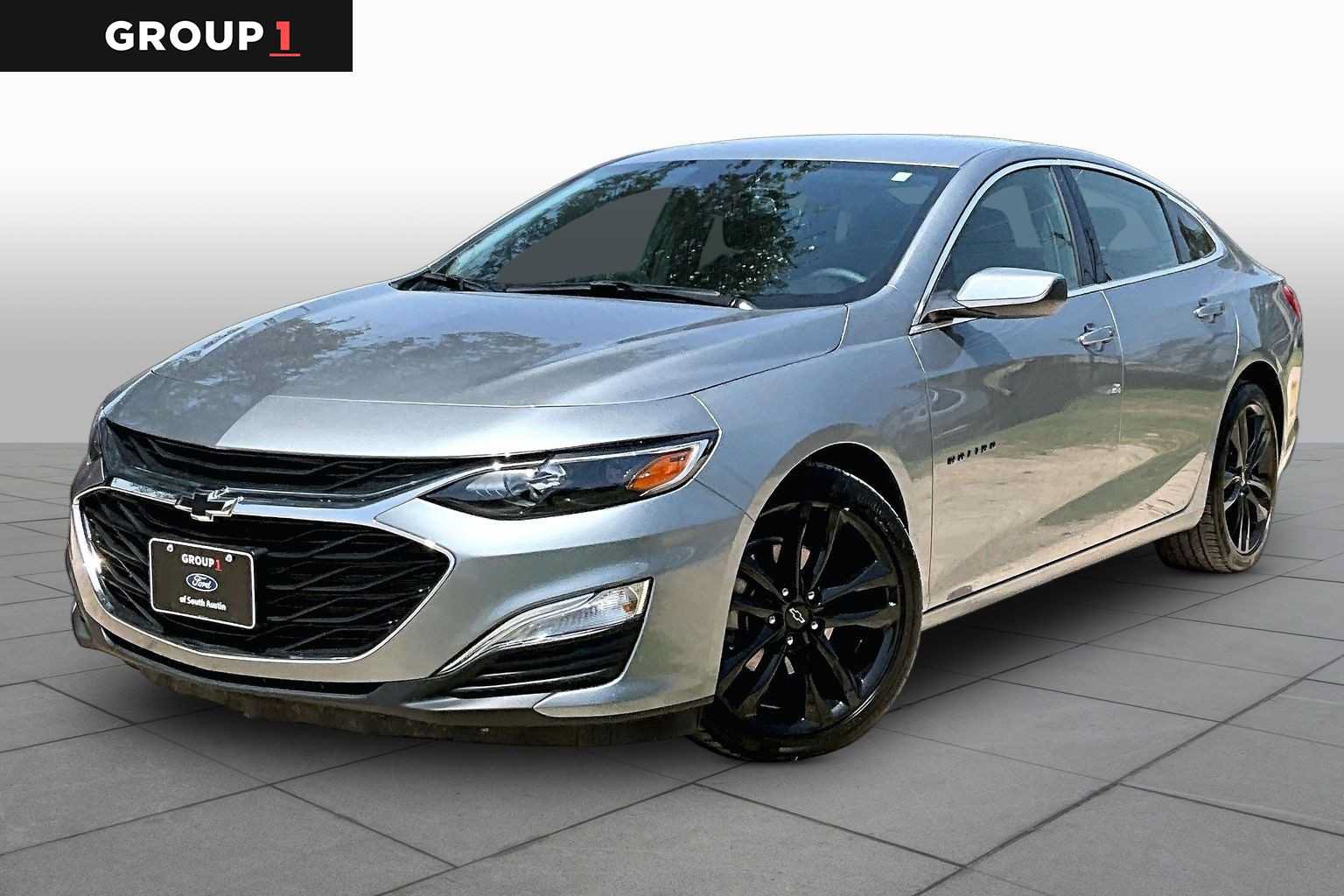 Used 2025 Chevrolet Malibu RS FWD image 1