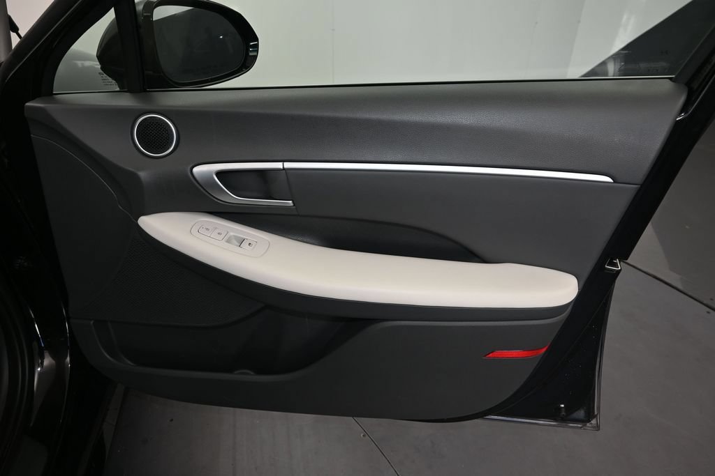 Used 2025 Hyundai Sonata SEL FWD image 15