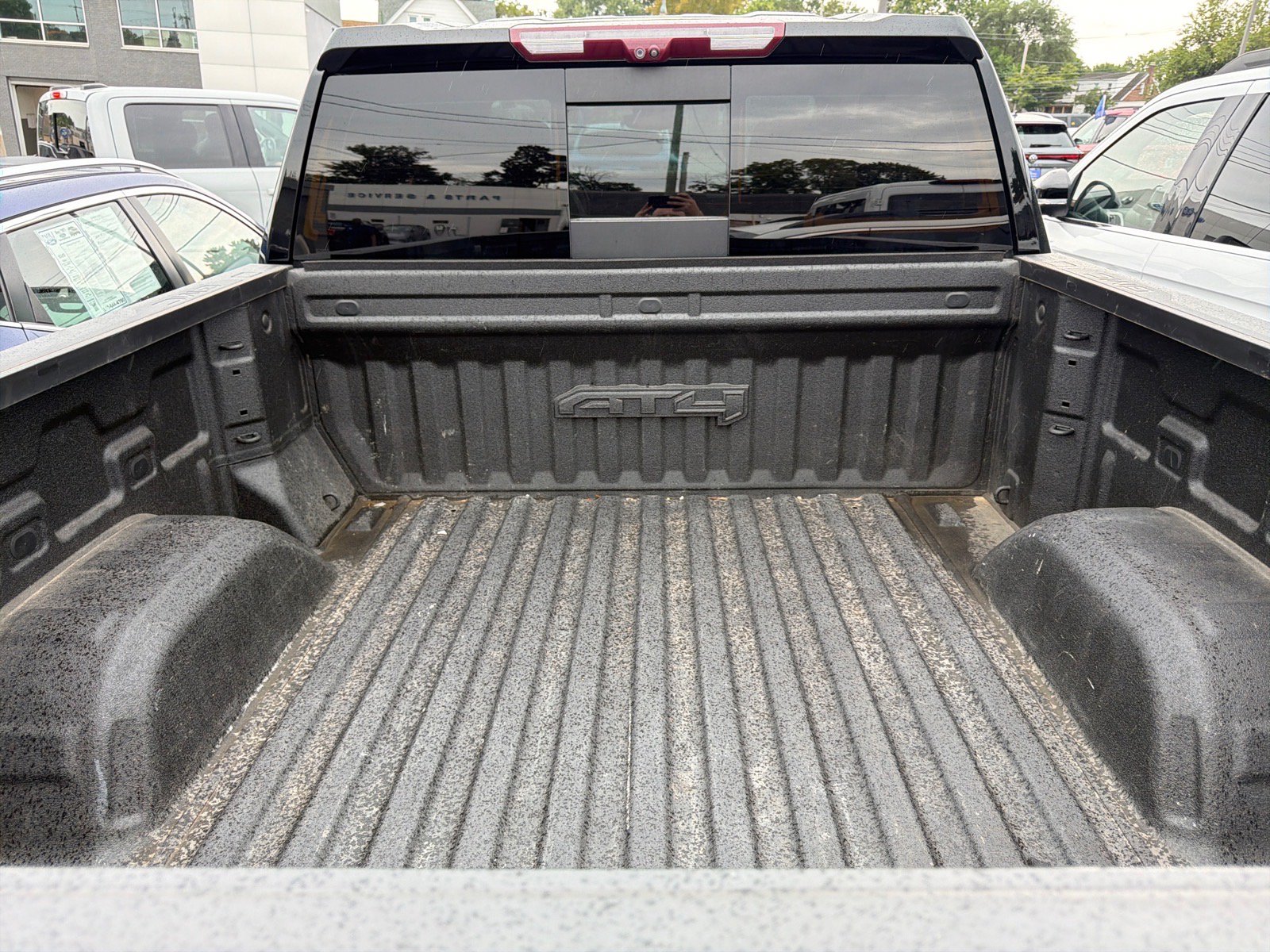 Used 2023 GMC Sierra 1500 AT4 w/ Technology Package AWD/4WD image 8